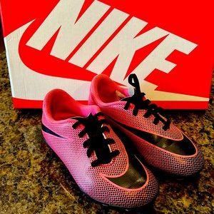 Nike Kids' Bravata II FG Soccer Cleats in Pink Blast/Black